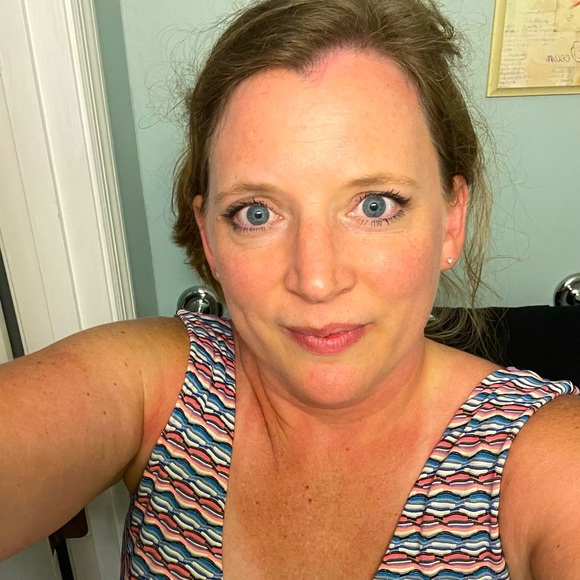 Meet your Posher, Danielle - Picture 1 of 1